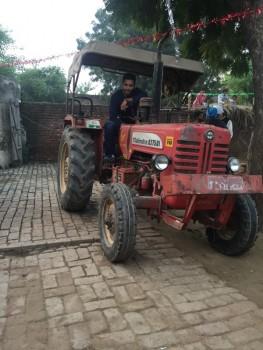 Soorma has already created a stir amongst the audience and everyone is very excited to hear more about the film. All the actors are undergoing rigorous training sessions as they play Hockey players. Recently, Taapsee and Diljit revealed their looks from the movie.
