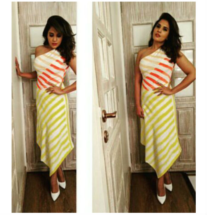 Wearing Bennch's beautiful yellow striped dress along with BCBGMAXAZRIA's Stylish shoes. Richa Chadha,Richa Chadha fashion,Richa Chadha dress,Richa Chadha on social media,Bholi Punjaban,Pulkit Sharma,Varun Sharma,Ali Fazal,Manjot Singh