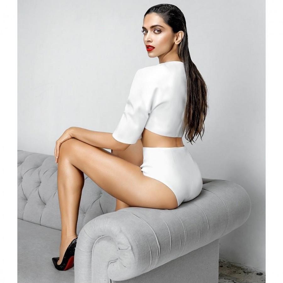 "Bajirao Mastani" star Deepika Padukone was on the third position. Priyanka Chopra,Nia Sharma,Deepika Padukone,Alia Bhatt,Mahira Khan,Drashti Dhami,Top 6 Sexiest Asian Women 2017