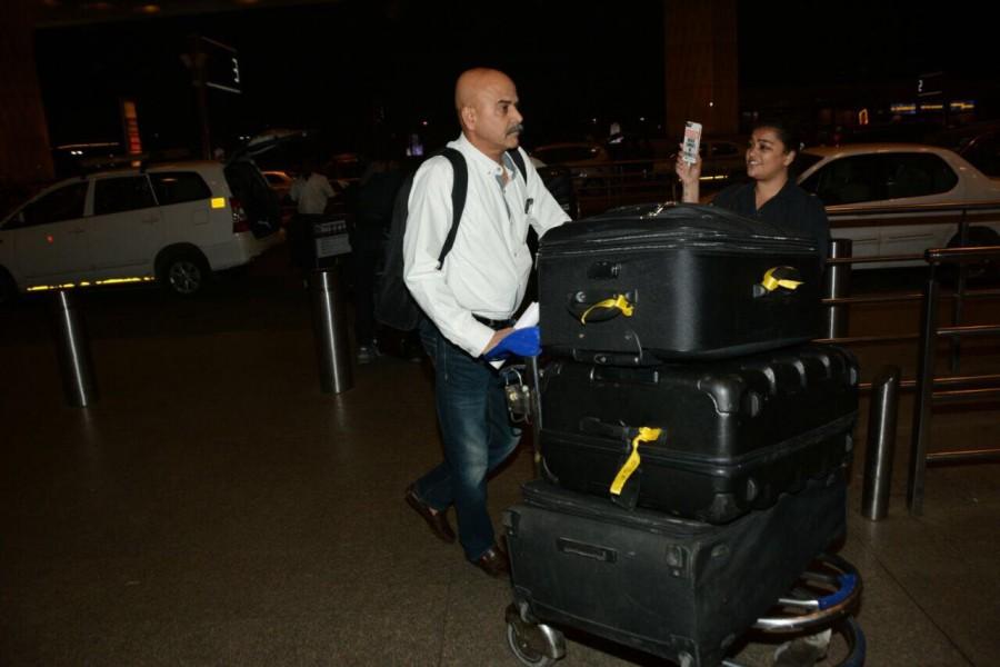 Ajay Kumar Sharma spotted at Mumbai airport on Thursday. Anushka Sharma,Ajay Kumar Sharma,Anushka Sharma and Virat Kohli's wedding,Anushka Sharma and Virat Kohli's marriage,Anushka Sharma and Virat Kohli,Virat Kohli
