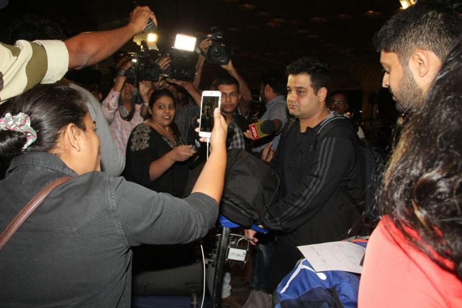 Karnesh Sharma spotted at Mumbai airport on Thursday. Anushka Sharma,Ajay Kumar Sharma,Anushka Sharma and Virat Kohli's wedding,Anushka Sharma and Virat Kohli's marriage,Anushka Sharma and Virat Kohli,Virat Kohli