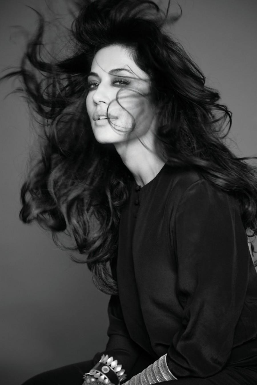 Chitrangda is debuting into producing and the first project that the actress will be working upon as a producer is on the story of an ace hockey player and former Indian captain Sandeep Singh titled Soorma. Actors Diljeet Singh and Taapsee Pannu have been roped into playing lead characters. Infact what we have learnt is that Chitrangda already has picked up on her next story. The actress is believed to join hands with Anees Bazmee for the film that will be directed by Abhishek Dogra. Chitrangda Singh,Anees Bazmee,Anushka Sharma,Priyanka Chopra
