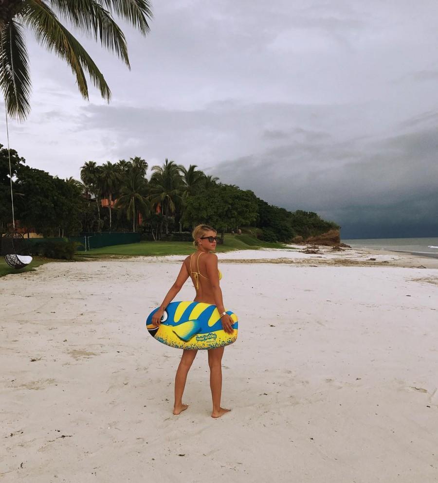 Sofia Richie sizzles in skimpy bikini. Sofia Richie,model Sofia Richie,Sofia Richie in bikini,Sofia Richie bikini,Sofia Richie bikini pics,Sofia Richie bikini images,Sofia Richie bikini stills,Sofia Richie hot pics,Sofia Richie hot images,Sofia Richie hot stills,Sofia Richie hot pictures