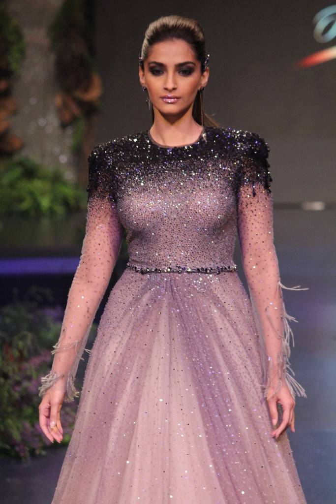 Bollywood Actress Sonam Kapoor walks the ramp at Blenders Pride Fashion Tour 2017. Sonam Kapoor,actress Sonam Kapoor,Sonam Kapoor at Blenders Pride Fashion Tour 2017,Blenders Pride Fashion Tour 2017,Blenders Pride Fashion Tour