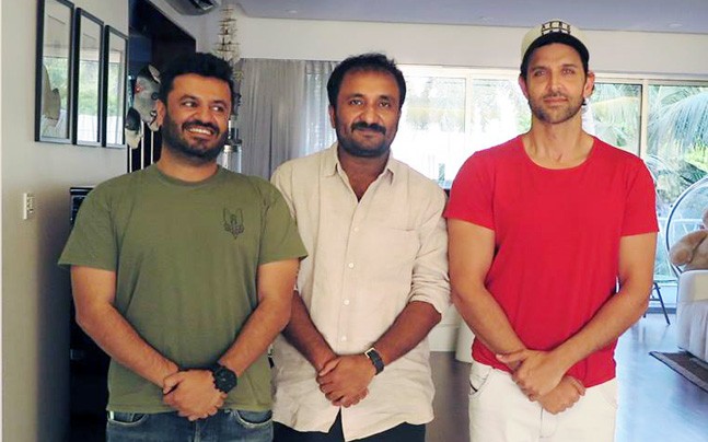 Recent news is that the casting director Mukesh Chabbara is in search of actors who can play Hrithik's students in the movie, the students whom Hrithik's character will be coaching for IIT JEE, the entrance examinations for the Indian Institute of Technology (IITs). Filmmaker Vikas Bahl and casting director Mukesh Chhabra have narrowed down the list of potential actors from 15,000 to 78 and are currently holding workshops for their upcoming biopic on math whiz Anand Kumar. Before shooting kicks off, the final 30 will have a workshop with Hrithik. Reliance Entertainment and Phantom Films' Super 30, directed by Vikas Bahl, will star Hrithik Roshan, to release on 23rd November 2018. Hrithik Roshan,Anand Kumar,anand kumar biopic,hrithik roshan movie on anand kumar
