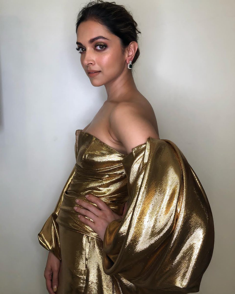 Deepika Padukone spotted at Lux Golden Rose Awards 2017. Deepika Padukone,actress Deepika Padukone,padmavati,Deepika Padukone padmavati,Lux Golden Rose Awards 2017,Lux Golden Rose Awards