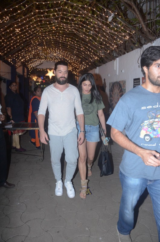 Actress Shruti Haasan spotted with boyfriend Michael Corsale at Party Hunters in Bandra, Mumbai. Shruti Haasan,Michael Corsale,Shruti Haasan and Michael Corsale,Shruti Haasan with Michael Corsale,Shruti Haasan boyfriend Michael Corsale