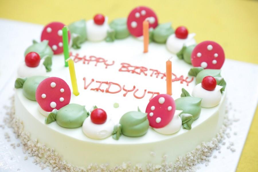 The film's team took to instagram to share the pictures of the celebration saying, "We are sure it's a blast at the sets of #Jungleeas the new age action hero of Bollywood celebrates his birthday! #HBDVidyutJammwal still_blonde#hbdvidyutjammwal#jugleepictures :)". Junglee,Junglee team,Vidyut Jammwal,Vidyut Jammwal birthday celebration,Vidyut Jammwal birthday celebration in Thailand,Vidyut Jammwal birthday celebration pics,Vidyut Jammwal birthday celebration images,Vidyut Jammwal birthday celebration stills,Vidyut J