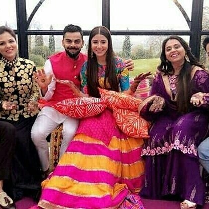 Anushka Sharma glows in Mehendi ceremony with husband Virat Kohli. Anushka Sharma,Virat Kohli,Anushka Sharma Mehendi ceremony,Anushka Sharma Mehendi ceremony pics,Anushka Sharma Mehendi ceremony images,Anushka Sharma Mehendi ceremony stills,Anushka Sharma Mehendi ceremony pictures,Anushka Sharma Mehendi ceremony photos