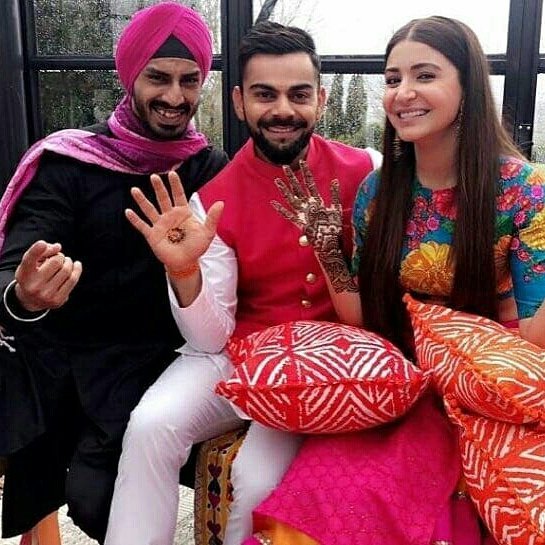 Anushka Sharma glows in Mehendi ceremony with husband Virat Kohli. Anushka Sharma,Virat Kohli,Anushka Sharma Mehendi ceremony,Anushka Sharma Mehendi ceremony pics,Anushka Sharma Mehendi ceremony images,Anushka Sharma Mehendi ceremony stills,Anushka Sharma Mehendi ceremony pictures,Anushka Sharma Mehendi ceremony photos
