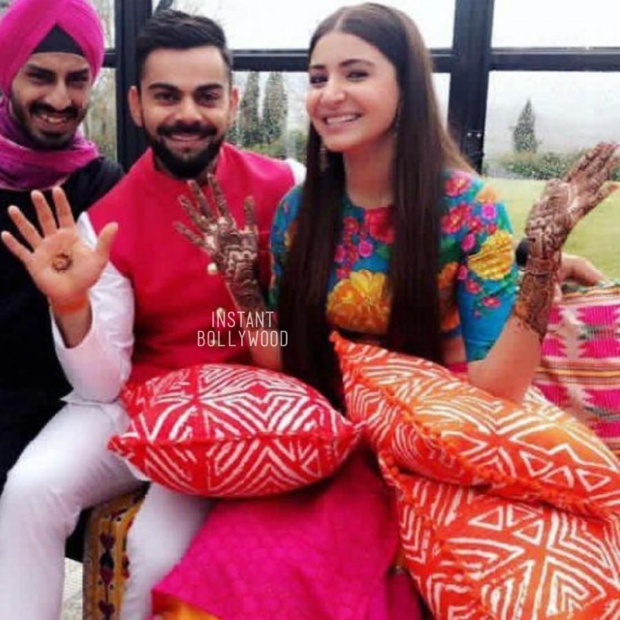 Anushka Sharma glows in Mehendi ceremony with husband Virat Kohli. Anushka Sharma,Virat Kohli,Anushka Sharma Mehendi ceremony,Anushka Sharma Mehendi ceremony pics,Anushka Sharma Mehendi ceremony images,Anushka Sharma Mehendi ceremony stills,Anushka Sharma Mehendi ceremony pictures,Anushka Sharma Mehendi ceremony photos