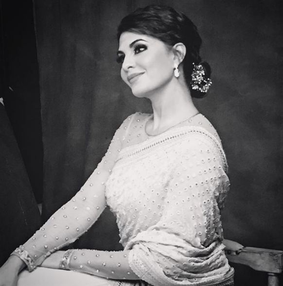 Undoubtedly she stole our hearts like always, the low bun, the Kohl eye makeup and glossy lips added more exquisiteness to it. Judwaa 2,Judwaa 2 actress Jacqueline Fernandez,Jacqueline Fernandez,Jacqueline Fernandez in saree,Jacqueline Fernandez hot pics,Jacqueline Fernandez hot images,Jacqueline Fernandez hot stills,Jacqueline Fernandez hot pictures,Jacqueline Fernandez hot phot
