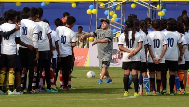 Argentine football legend Diego Maradona, who was supposed to play a 'Match for Unity on Tuesday against former India cricket captain Sourav Ganguly here, could not take the field due to tiredness and poor event management by the organisers. Ganguly, who took part in the 40-minute exhibition match, later regretted not being able to play with the 1986 World Cup winner adding Maradona also had a right hand injury which prevented him from taking to the greens.