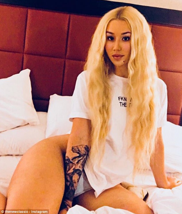 See the latest hot and bold instagram pictures of Iggy Azalea. Iggy Azalea,Iggy Azalea tiny waist,Iggy Azalea waist,Australian rapper Iggy Azalea,Iggy Azalea sexy photos,Iggy Azalea hot photos,Iggy Azalea instagram,iggy azalea butt instagram