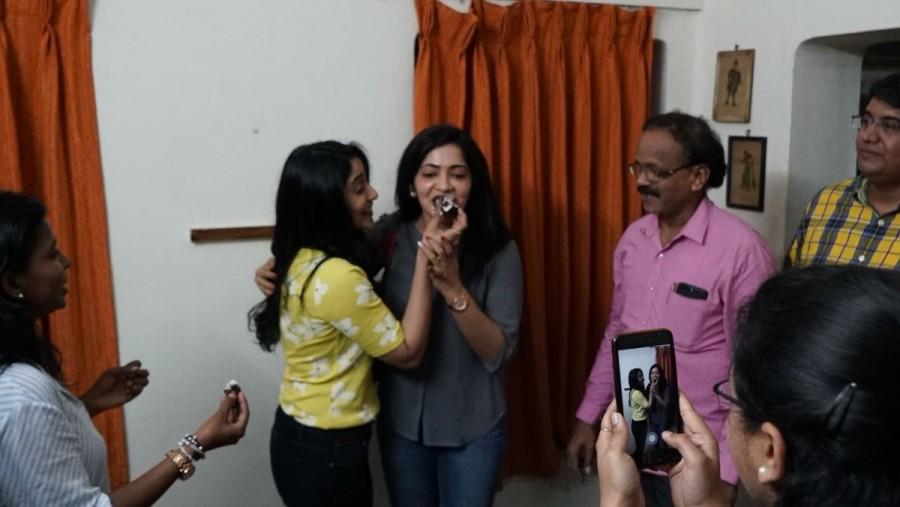 South Indian actress Regina Cassandra birthday celebration at Mr. Chandramouli movie sets. Gautham Karthik,Ramya,VJ Ramya,Regina Cassandra,Regina Cassandra birthday,Regina Cassandra birthday celebration,Mr.Chandramouli sets,Mr.Chandramouli