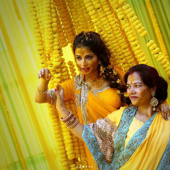 Diya Aur Baati Hum actress Pooja Singh posts pics from her Wedding. Pooja Singh,Pooja Singh and Kapil Chattani,Pooja Singh and Kapil Chattani wedding,Pooja Singh and Kapil Chattani marriage,Diya Aur Baati Hum fame Pooja Singh