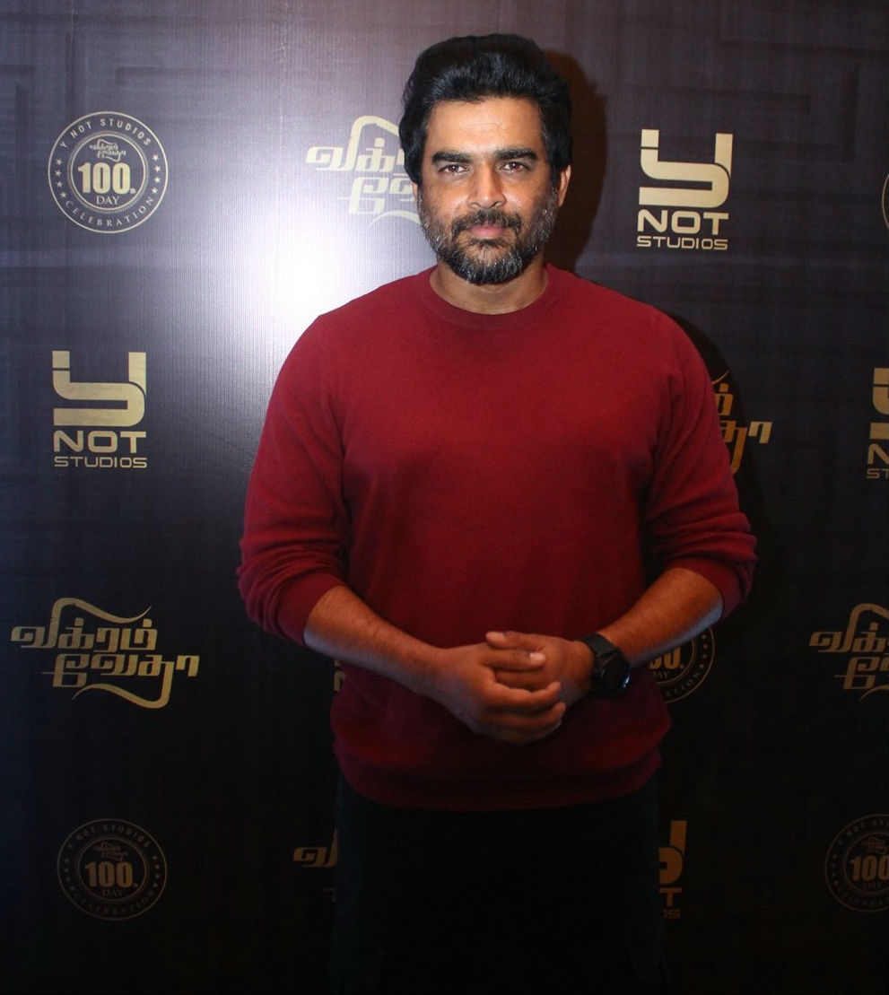 R Madhavan at Vikram Vedha 100 days celebration. Vikram Vedha 100 days celebration,Vikram Vedha 100,R Madhavan,Vijay Sethupathi,Varalaxmi Sarathkumar,Shraddha Srinath,Vikram Vedha 100 days celebration pics,Vikram Vedha 100 days celebration images,Vikram Vedha 100 days celebration stills,Vikram Vedha 100