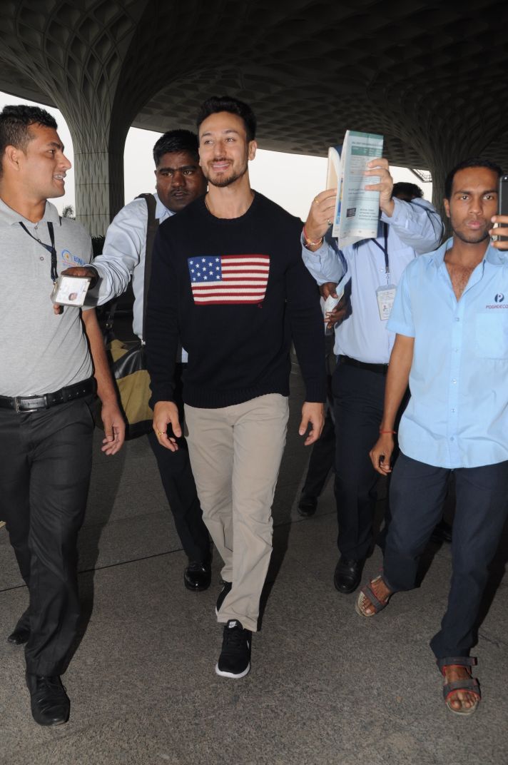 Baaghi 2 actor Tiger Shroff snapped at airport. Baaghi 2,Tiger Shroff,Tiger Shroff at airport,Tiger Shroff hot pics,Tiger Shroff hot images,Tiger Shroff hot stills,Tiger Shroff hot pictures,Tiger Shroff hot photos