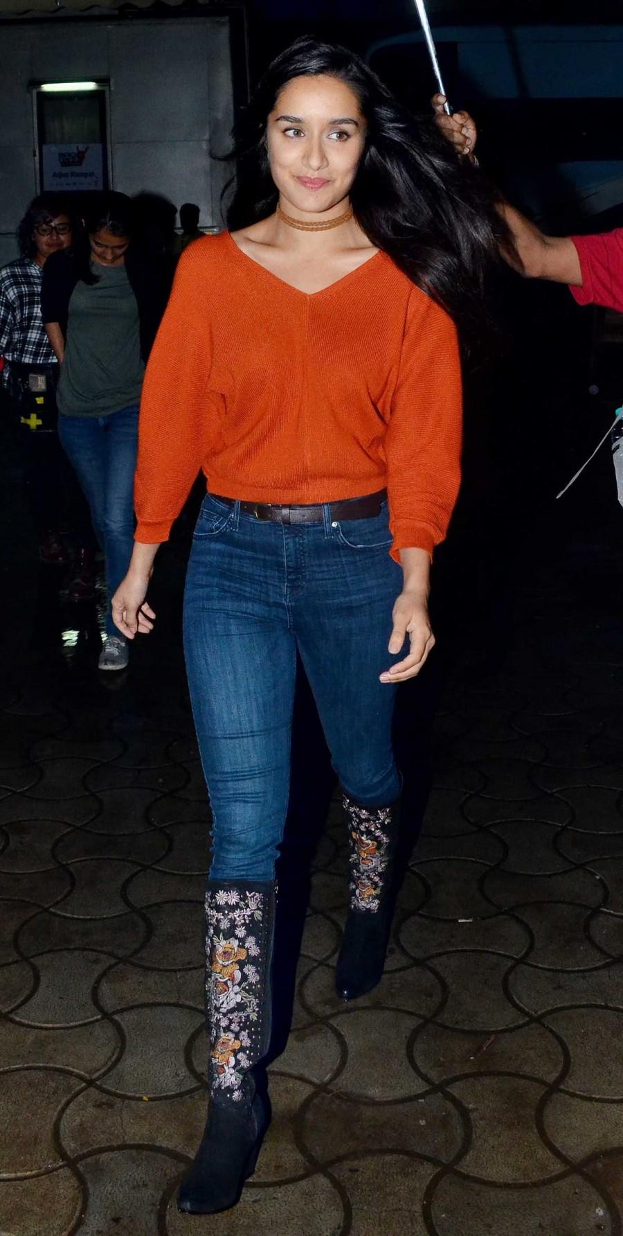 Actress Shraddha Kapoor looks hot Over-the-Knee Boots. Shraddha Kapoor,Alia Bhatt,Parineeti Chopra,Shraddha Kapoor boot,Alia Bhatt boot,Parineeti Chopra boot