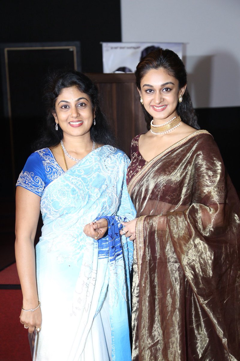 Aishwarya Arjun at Prema Baraha audio launch. Chandan Kumar,Aishwarya Arjun,Arjun Sarja,Prema Baraha audio launch,Prema Baraha music launch,Prema Baraha audio launch pics,Prema Baraha audio launch images,Prema Baraha audio launch stills,Prema Baraha audio launch pictures,Sadhu Kokila,Rangayana Raghu