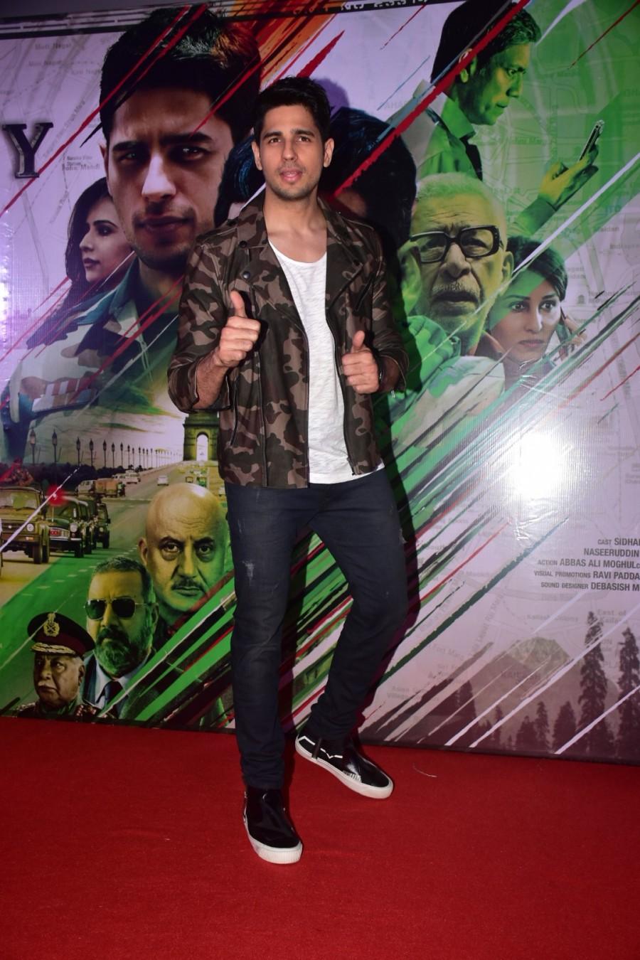 With Aiyaary, Neeraj Pandey is coming back with a Republic day release, a film that has a power-packed star cast and intriguing storyline. The poster of the film released recently and depicted the ensemble cast and locations where the film has been shot. The makers had earlier released a sizzle to the film showcasing the behind the scenes of the film, raising the excitement of the audience. Sidharth Malhotra,Manoj Bajpayee,Rakul Preet Singh,Neeraj Pandey,Aiyaari,Aiyaari trailer,Aiyaary,Aiyaary trailer