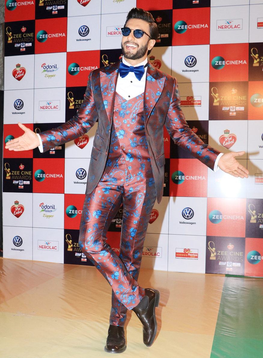 Ranveer Singh attends Zee Cine Awards 2018 held at MMRDA Grounds in Mumbai on December 19, 2017. Akshay Kumar,Ranveer Singh,Priyanka Chopra,Sridevi,Zee Cine Awards 2018,Zee Cine Awards,priyanka chopra Zee Cine Awards 2018,Alia Bhatt zee cine awards,Zee Cine Awards pics,Zee Cine Awards images,Zee Cine Awards stills,Zee Cine Awards pictures