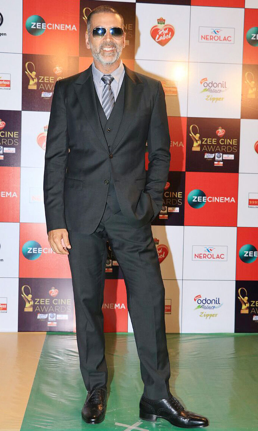 Akshay Kumar attends Zee Cine Awards 2018 held at MMRDA Grounds in Mumbai on December 19, 2017. Akshay Kumar,Ranveer Singh,Priyanka Chopra,Sridevi,Zee Cine Awards 2018,Zee Cine Awards,priyanka chopra Zee Cine Awards 2018,Alia Bhatt zee cine awards,Zee Cine Awards pics,Zee Cine Awards images,Zee Cine Awards stills,Zee Cine Awards pictures