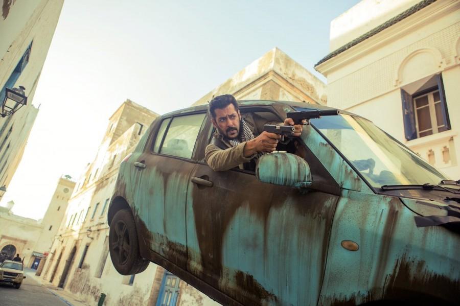 The film is based on the 2014 abduction of Indian nurses by ISIL. Salman Khan,Katrina Kaif,Tiger Zinda Hai movie stills,Tiger Zinda Hai,Tiger Zinda Hai movie pics,Tiger Zinda Hai movie images,Tiger Zinda Hai movie photos,Tiger Zinda Hai movie pictures