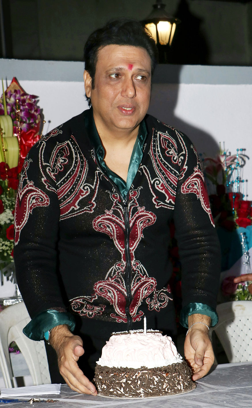 Govinda birthday celebration pics. Govinda,Govinda birthday,Govinda birthday celebration,Govinda birthday celebration with Media,Govinda birthday celebration pics,Govinda birthday celebration images,Govinda birthday celebration stills,Govinda birthday celebration pictures,Govinda birthday