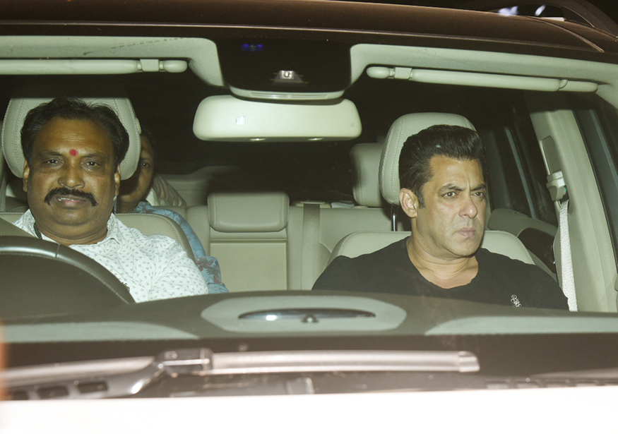 Salman Khan arrives for the special screening of his film 'Tiger Zinda Hai' in Mumbai on December 21, 2017. Akshay Kumar,Salman Khan,Anil Kapoor,Karan Johar,Tiger Zinda Hai special screening,Tiger Zinda Hai,Tiger Zinda Hai special screening pics,Tiger Zinda Hai special screening images,Tiger Zinda Hai special screening stills,Tiger Zinda Hai special screening p