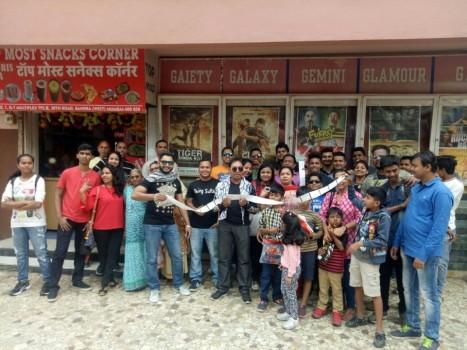 The actor who is known to command a massive fan following across the country, is having his fans rejoice over the festive film release. Tiger Zinda Hai marks to be yet another action entertainer with Salman Khan front lining the espionage thriller. Anticipation levels have been at a peak with Salman fans going into a frenzy.