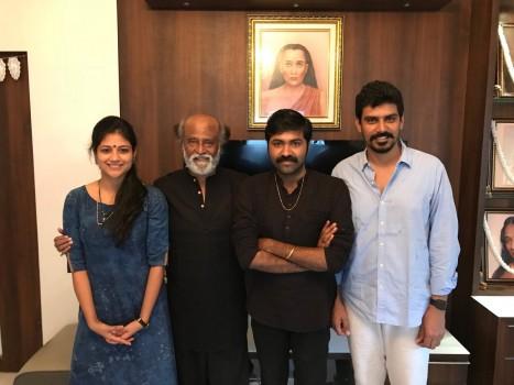 Rajinikanth met and congratulated Aruvi movie team with special gesture. Gifted gold chains to lead Aditi Balan and director Arun Prabu and S.R Prabhu.