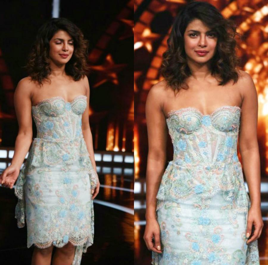 Actress Priyanka Chopra looks absolutely gorgeous in this outfit. Priyanka Chopra curves,Priyanka Chopra hot pics,Priyanka Chopra hot images,Priyanka Chopra hot stills,Priyanka Chopra hot pictures,Priyanka Chopra hot photos
