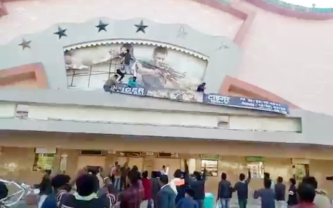 Protesters vandalise theatres Screening, Tear Down Posters in Jaipur. Valmiki community protests,Salman Khan,Tiger Zinda Hai,Tiger Zinda Hai protests