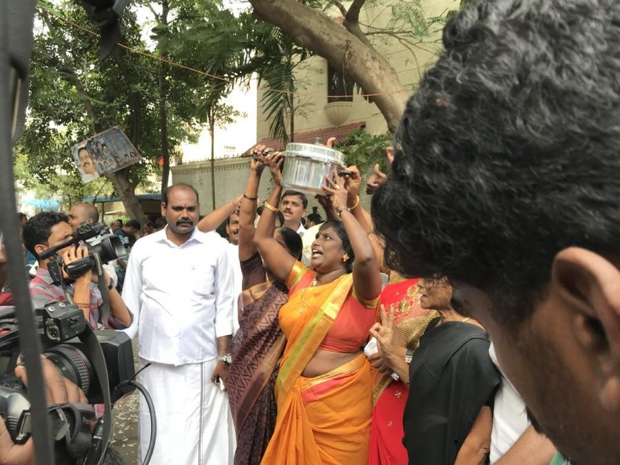 According to reports, the AIADMK agents inside the hall started an argument with Dinakaran's supporters following the news of his early lead. Dinakaran is contesting the by-poll as an Independent candidate. TTV Dhinakaran,TTV Dhinakaran wins,RK Nagar By-Election,RK Nagar By-Election result,RK Nagar,rk nagar by poll,rk nagar constituency