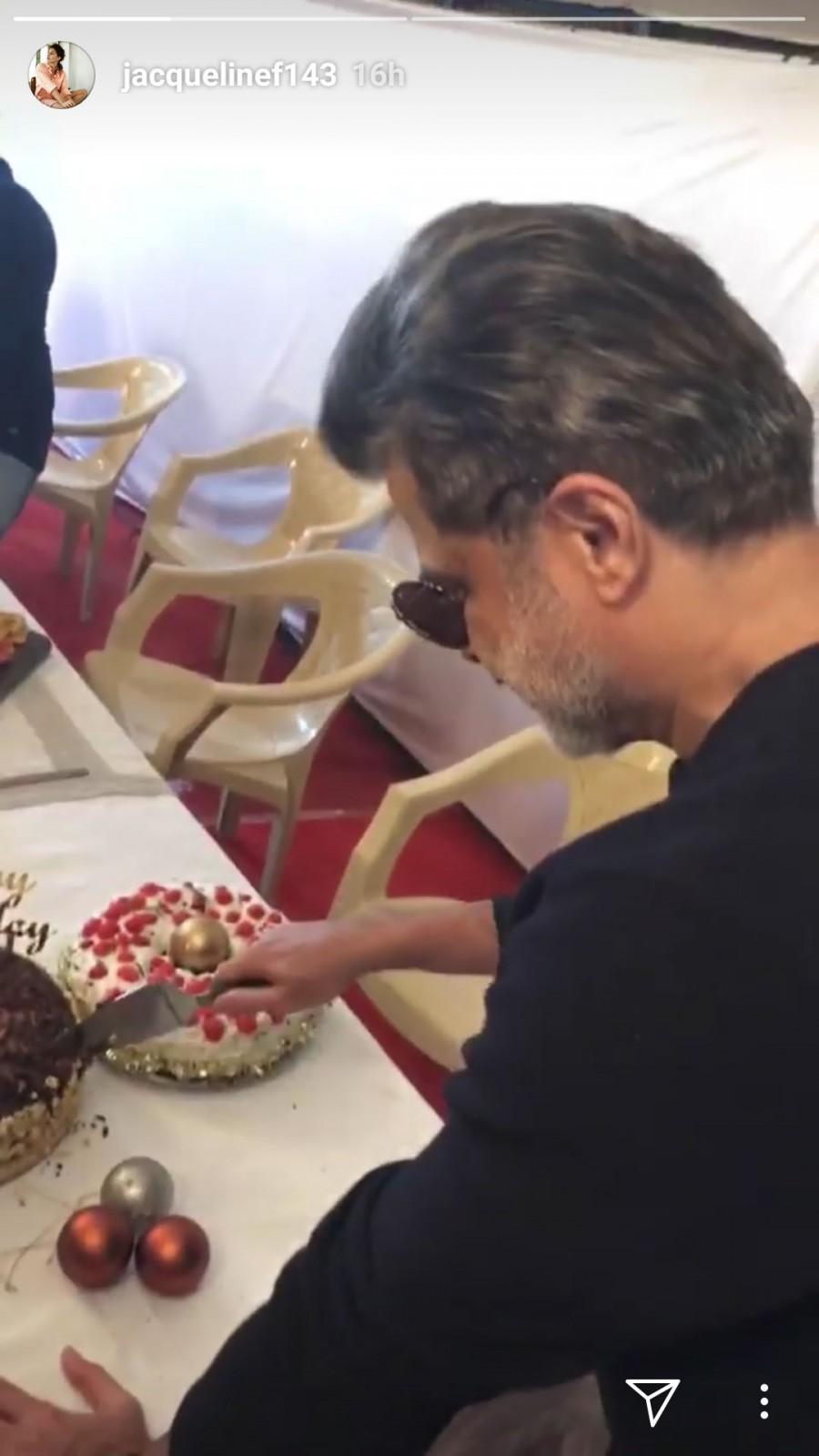 Christmas celebrations soon turned into a series of congratulatory moments on the sets of Race 3. The team consisting of Superstar Salman Khan, Jacqueline Fernandez, Anil Kapoor, Daisy Shah, Bobby Deol, Saqib Saleem and producer Ramesh Taurani along with Director Remo D'souza, had a memorable Sunday evening. Race 3,Salman Khan,Salman Khan birthday,Anil Kapoor,Anil Kapoor birthday,Salman Khan birthday celebration,Salman Khan birthday celebration pics,Salman Khan birthday celebration images,Salman Khan birthday celebration stills,Salman Khan birthday celebratio