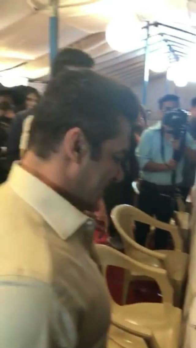 Team Race 3 is shooting over the festive season in a 6 day long schedule in Mumbai. The team will be filming a pivotal action sequence during the Christmas week. Race 3,Salman Khan,Salman Khan birthday,Anil Kapoor,Anil Kapoor birthday,Salman Khan birthday celebration,Salman Khan birthday celebration pics,Salman Khan birthday celebration images,Salman Khan birthday celebration stills,Salman Khan birthday celebratio