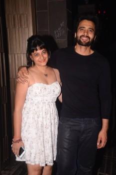 Birthday boy Jackky Bhagnani brought in his birthday with a few of his closest friends at a private celebration at his Bandra home. Jackky who is known to host some of the biggest parties in Tinseltown hosted a private party for a select few. Among those who were there were Richa Chadha, Sonal Chauhan, Sushant Singh Rajput, Ayushmann Khurana, Esha Deol with husband Bharat Takhtani, Ali Fazal, Sonakshi Sinha, Tushar Kapoor, Krishika Lulla, Imtiaz Khatri, Masaba Gupta, Karthik Aaryan and Ayaan Pandey.
