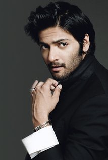 Ali Fazal, one of the most famous Indian actors currently in International had entered Bollywood giving out special appearance in one of the most unforgettable movies 3 Idiots which was directed by Rajkumar Hirani. With time, Ali Fazal worked in many recognized movies like Happy Bhaag Jaayegi, Fukrey, etc. Ali has now been juggling between Hollywood and Bollywood after his leading debut in Hollywood with 'Victoria and Abdul' where he featured opposite Dame Judi Dench. His Hollywood debut certainly will be one of the biggest roles an Indian actor has done so far in the west. Taapsee Pannu,Rajkumar Rao,Ali Fazal,Bhumi Pednekar,Radhika Apte