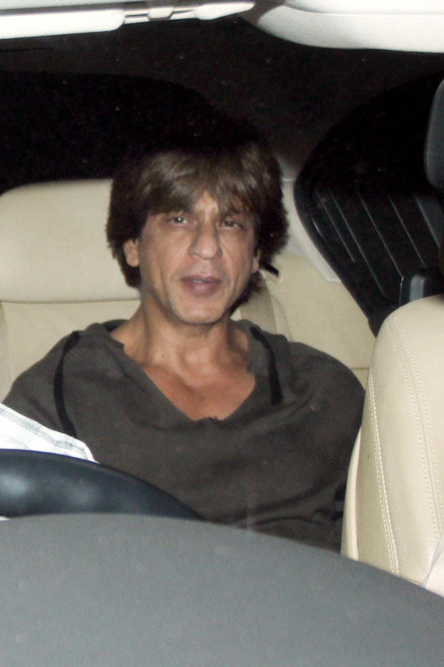Shah Rukh Khan at Karan Johar's Christmas party held at his residence in Mumbai on December 24, 2017. Shah Rukh Khan,Abhishek Bachchan,Aishwarya Rai,Ranbir Kapoor,Alia Bhatt,Sonakshi Sinha,Karan Johar Christmas Party,Karan Johar Christmas Party pics,Karan Johar Christmas Party images,Karan Johar Christmas Party stills,Karan Johar Christmas Party pictures