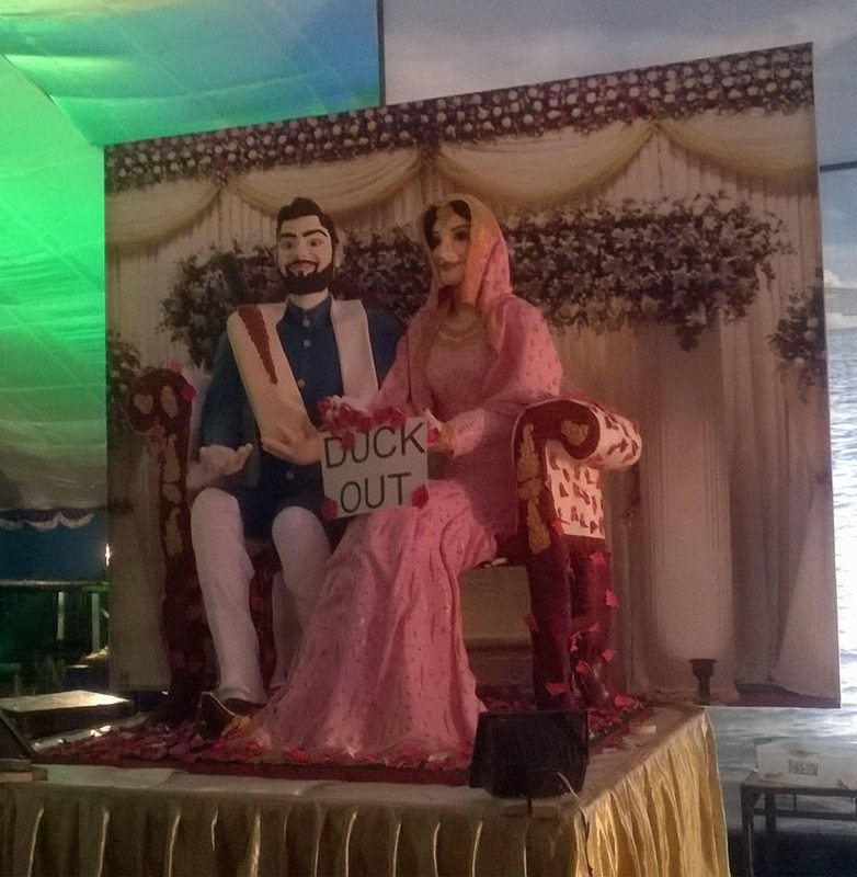 Virat Kohli - Anushka Sharma's reception hits at Bengaluru's Annual Cake Show. Virat Kohli and Anushka Sharma,Virat Kohli and Anushka Sharma cake show,Bengaluru's Annual Cake Show,Bengaluru Annual Cake Show,Bengaluru Cake Show,Christmas 2017