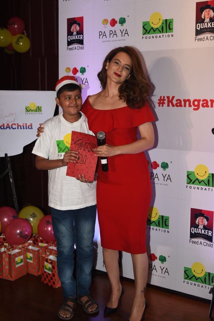 On the work front, the actress, who got injured during the shooting of her ambitious project "Manikarnika: The Queen of Jhansi", will resume shooting from Saturday. Kangana Ranaut,Kangana Ranaut turns Santa,Kangana Ranaut celebrates Christmas,Kangana Ranaut Christmas celebration,Kangana Ranaut Christmas celebration pics,Kangana Ranaut Christmas celebration images,Kangana Ranaut Christmas celebration stills,Kangana Ra