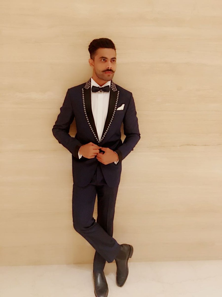 Ravindra Jadeja at Virat Kohli and Anushka Sharma reception. Ravindra Jadeja,Sandeep Patil,Virat Kohli and Anushka Sharma,Virat Kohli and Anushka Sharma Mumbai reception,Virat Kohli Mumbai reception,Anushka Sharma Mumbai reception,Boman Irani
