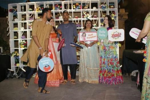 Hardik Pandya, Elli Avram at Krunal Pankhuri, Pankhuri Sharma's Mehndi ceremony.