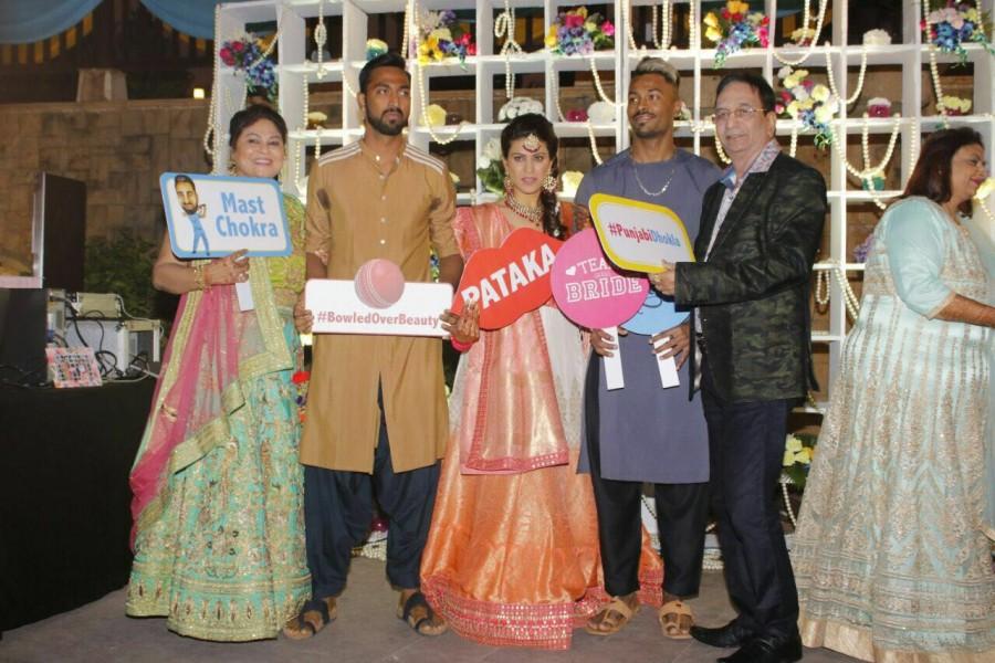 Hardik Pandya, Elli Avram at Krunal Pankhuri, Pankhuri Sharma's Mehndi ceremony. Hardik Pandya,Elli Avram,Krunal Pankhuri,Pankhuri Sharma,Hardik Pandya brother