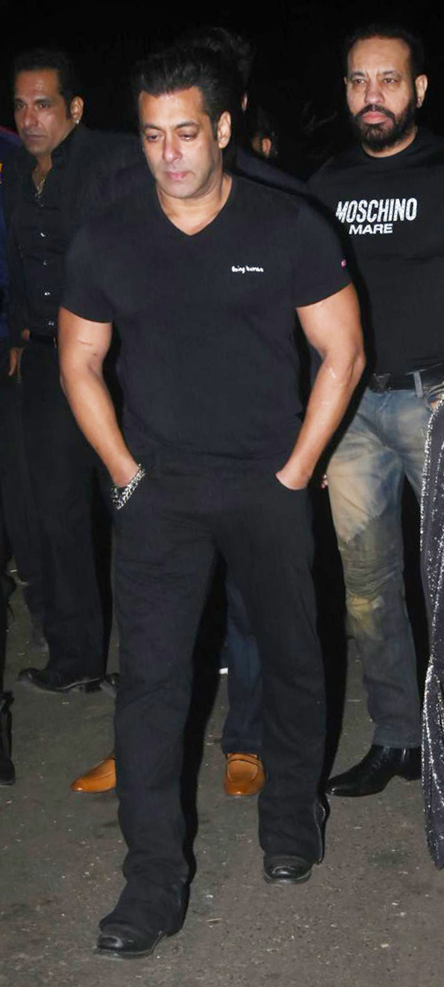 Salman poses for photographers during birthday party in Panvel farmhouse. Salman Khan,Happy birthday Salman Khan,Salman Khan birthday celebration,Salman Khan birthday celebration pics,Katrina Kaif,Salman Khan birthday celebration images,Salman Khan birthday celebration stills,Salman Khan birthday celebration pictures,Salman Kha