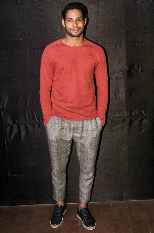 Farhan Akhtar and Ritesh Sidhwani had earlier worked with Sidhdhant and his performance and role stood out, making him one of the most popular characters in the series. Owing to Siddhant's exceptional performance in Inside Edge, Farhan Akhtar and Ritesh Sidhwani are now introducing Siddhanth Chaturvedi who is set to play a pivotal role in Zoya Akhtar’s Gully Boy. Farhan Akhtar and Ritesh Sidhwani,Farhan Akhtar,Ritesh Sidhwani,Siddhant Chaturvedi,Gully Boy,Ranveer Singh and Alia Bhatt,Ranveer Singh,Alia Bhatt