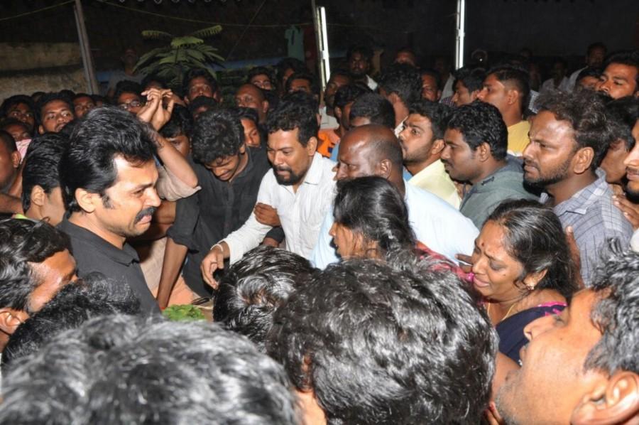 Karthi breaks down into tears at his funeral Karthi,actor Karthi,Fan Club secretary