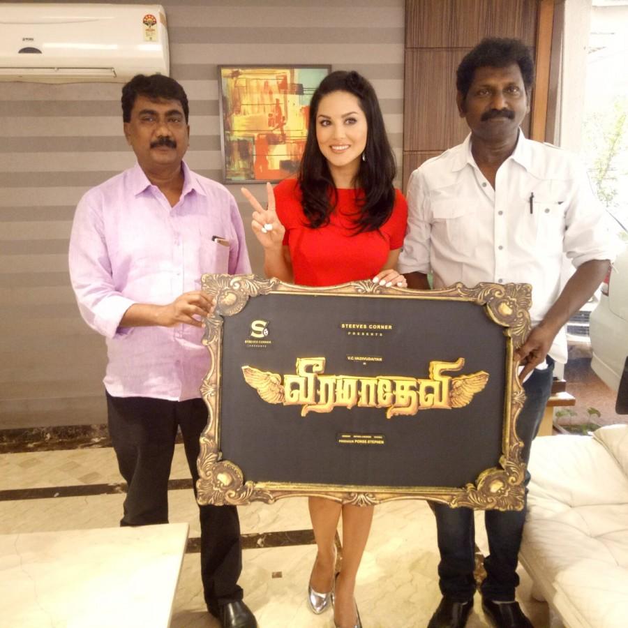 Speaking about 'Veeramadevi', Sunny Leone said, "Vanakkam Tamizhargale, naan Veeramadeviyaga ungalai sandhikka pogiren. I'm excited to do the film in the ancient and classical language Tamil!". Sunny Leone,Veerama Devi,Veerama Devi poster,Veerama Devi first look,Veerama Devi movie poster,Veerama Devi title logo,hot Sunny Leone,Sunny Leone in Tamil movie,Sunny Leone in Tamil,Veeramadevi