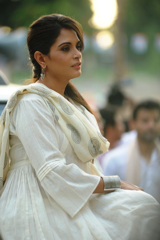 The film boasts of incredible cast including Richa Chadha who is known for her performances in films like Gangs of Wasseypur, Masaan, Fukrey; Rahul Bhat who is known for his extensive work in the TV industry and also for his lead role in Anurag Kashyap’s Ugly and the extremely beautiful actress Aditi Rao Hydari who was last seen in her powerful role in Bhoomi, are all coming together for this classic adaptation. Sudhir Mishra,Richa Chadha,Aditi Rao Hydari,Rahul Bhat,Daasdev,Daasdev first look